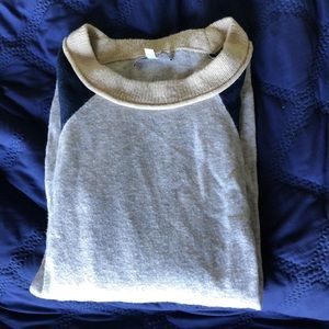 6/10 SHOP CLOSING LAST CALL Blue & White Medium Hawthorne Sweater Women Winter